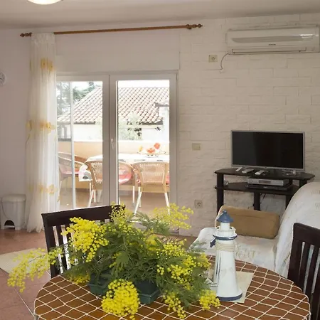 Gudelj Apartment *