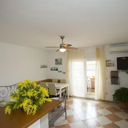 Gudelj Apartment Trogir