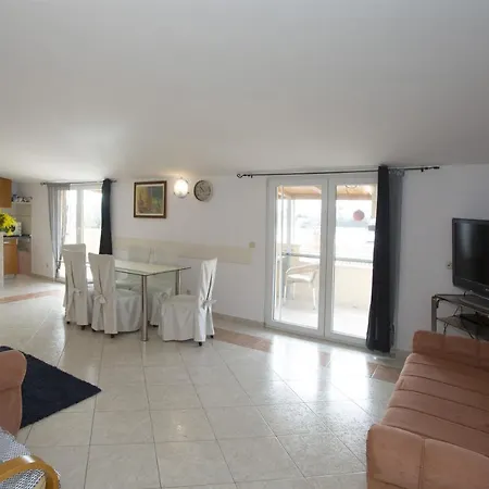 Gudelj Apartment *